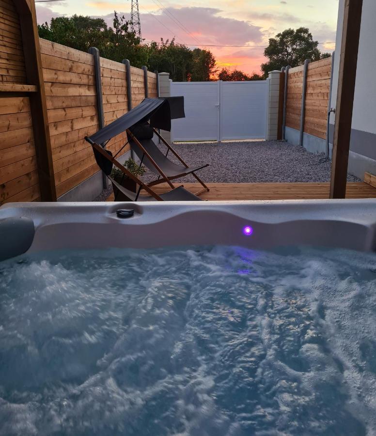 A Fleur De Spa : Maison Chaleureuse Avec Spa Privatif Et Billard. Coulogne Dış mekan fotoğraf
