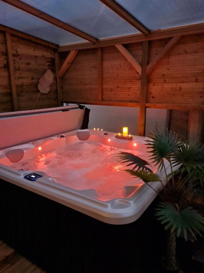 A Fleur De Spa : Maison Chaleureuse Avec Spa Privatif Et Billard. Coulogne Dış mekan fotoğraf