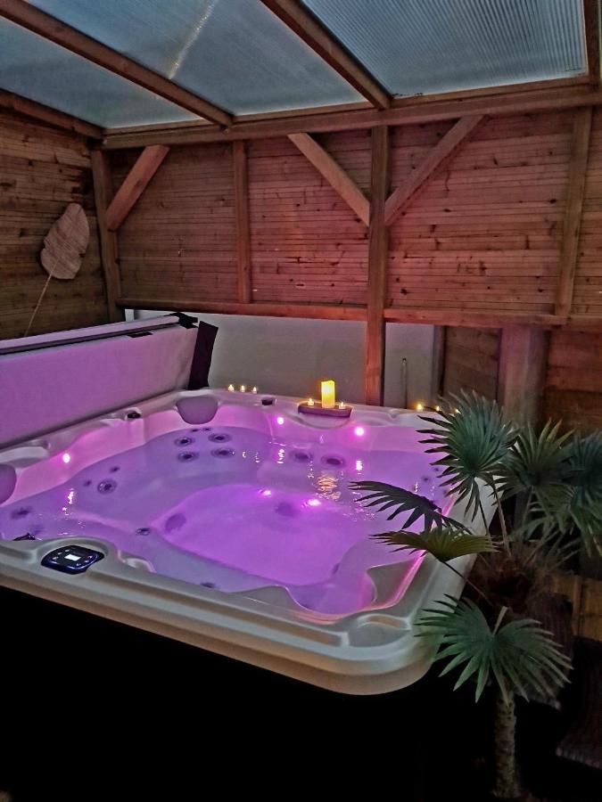 A Fleur De Spa : Maison Chaleureuse Avec Spa Privatif Et Billard. Coulogne Dış mekan fotoğraf